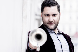 SIMON PLÖTZENEDER TRIO & FRIENDS im Cafe Museum